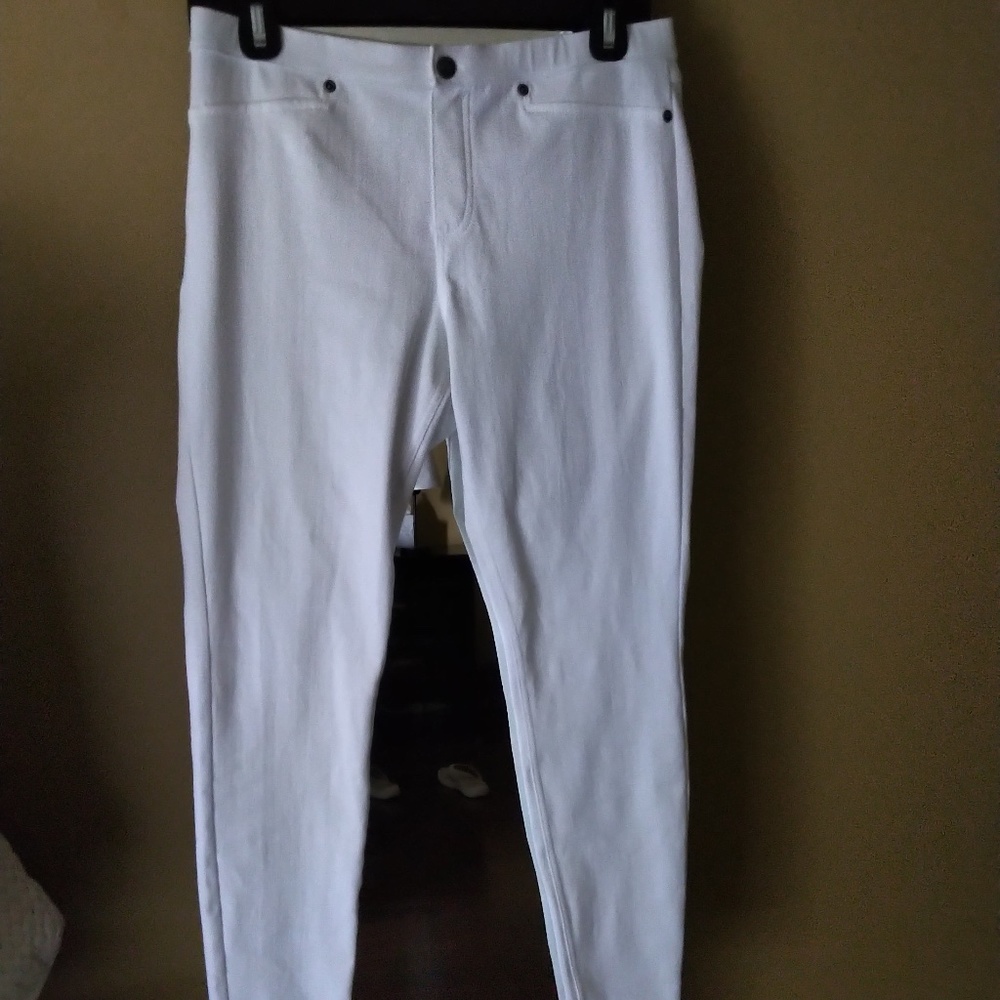 Hue Pull on Legging  Size 6